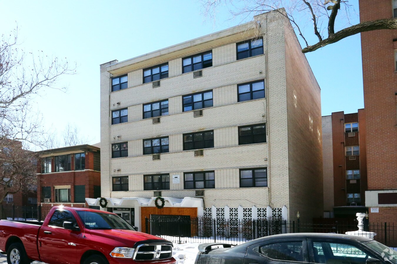 Crescent Drive Apartments - Crescent Drive Apartments