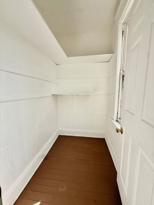 2427 Dover St Unit 2
