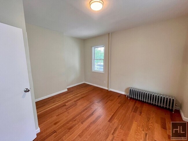 Photo - Hawthorne Avenue, Yonkers Unit 1