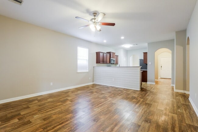 Photo - 2003 Lost Pine Ct