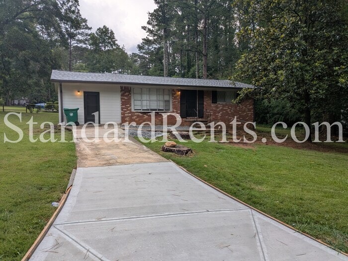 2916 Battle Forrest Dr