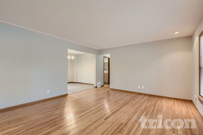 Photo - 7025 Grimes Ave N