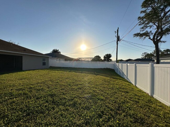 Photo - 1535 Heartwellville St NW