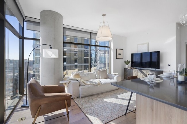 Building Photo - 1212 Demonbreun St Unit 2102