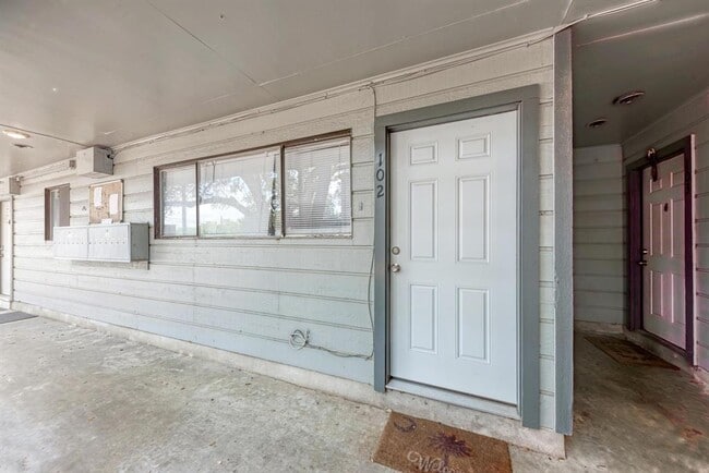 Photo - 803 W 28th St Unit 102