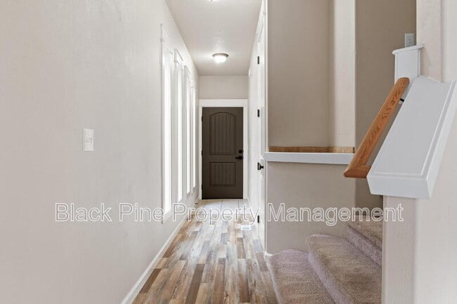 Photo - 1729 S Eagleson Rd