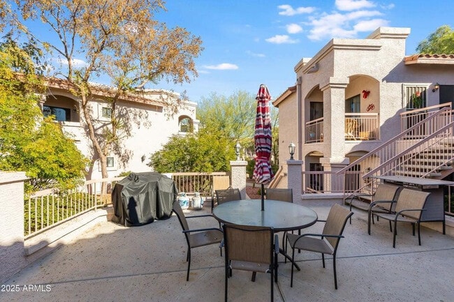 9151 W Greenway Rd Unit 252
