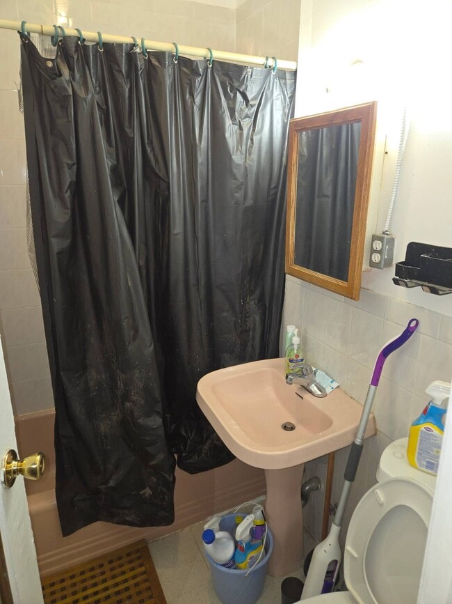 Photo - 36-40-40 Crescent St