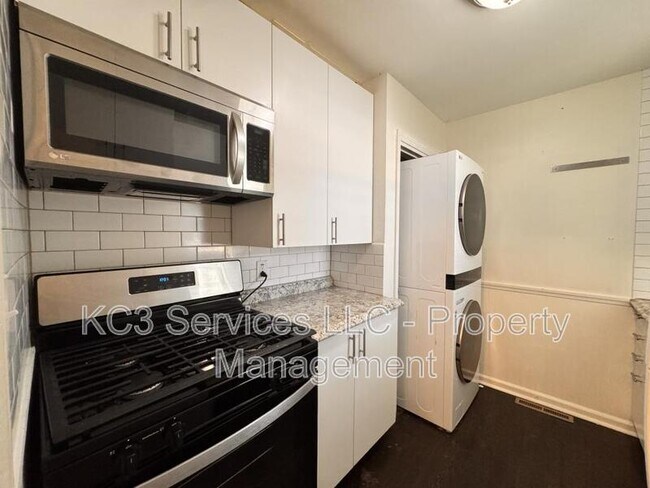 Photo - 11108 Bennington Ave