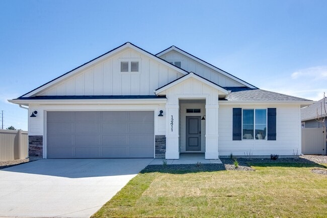 Building Photo - Beautiful 4 Bedroom Upscale Home
