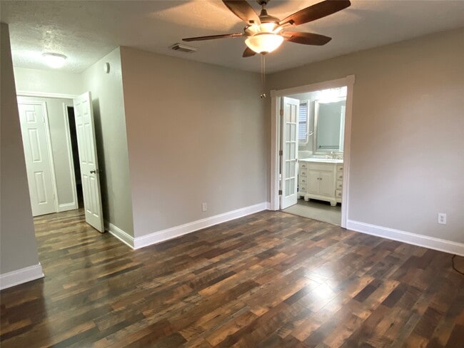 Photo - 302 El Toro Ln