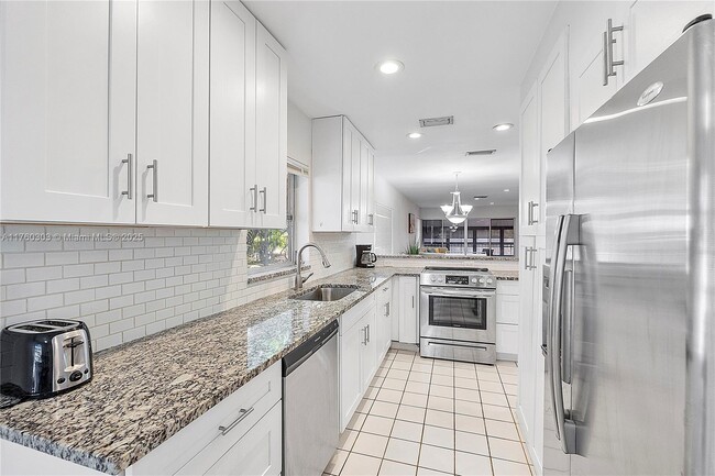Photo - 13423 Fishtail Palm Ct Condo Unit B