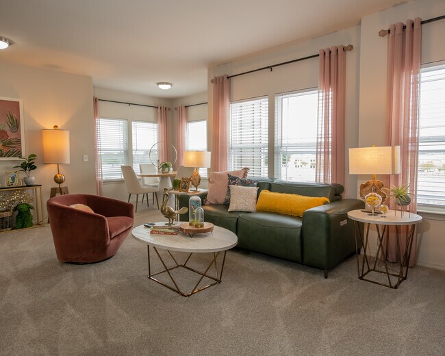 97 North Oak Apartments Kansas City, MO