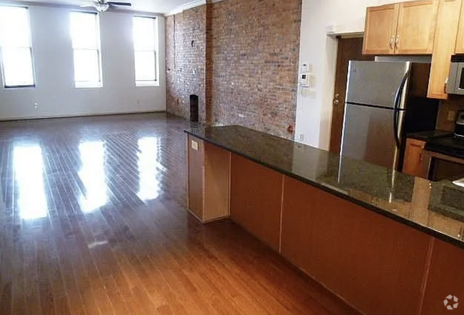 Building Photo - 342 S High St Unit 342 # 301 Rental