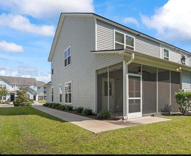 Photo - 301 Castle Dr