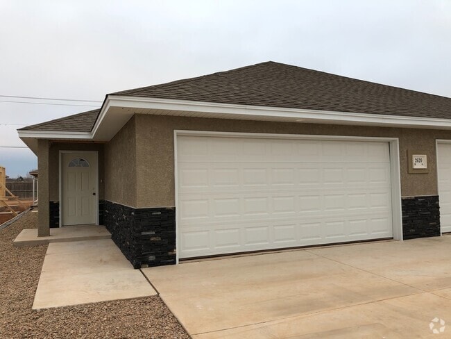 Building Photo - rf2620 Unit 2620-B Rental