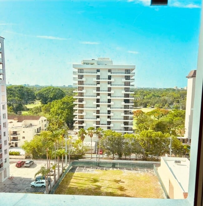 Photo - 700 Biltmore Way Unit 1015