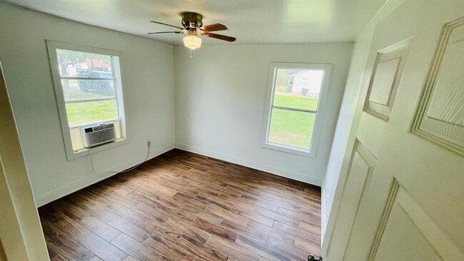 Photo - 1745 Rivercrest St