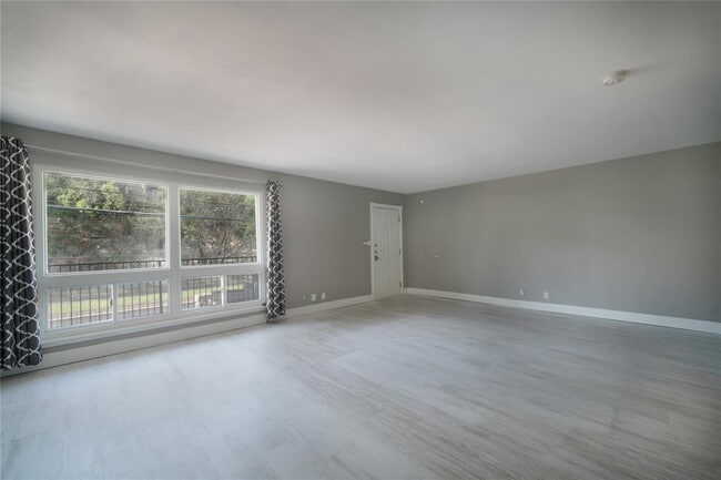 500 E Riverside Dr Unit 242