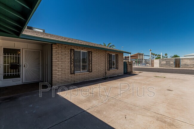 Photo - 1905 E Cairo Dr