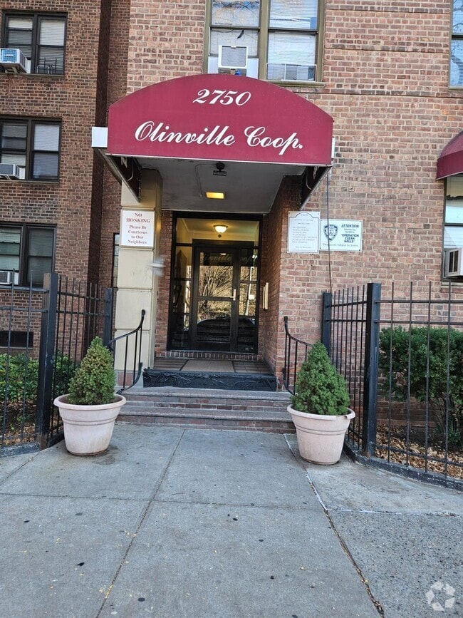 Building Photo - 2750 Olinville Ave Unit 4H Rental