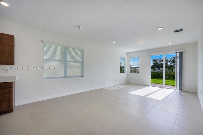 Photo - 113 NE 17th St