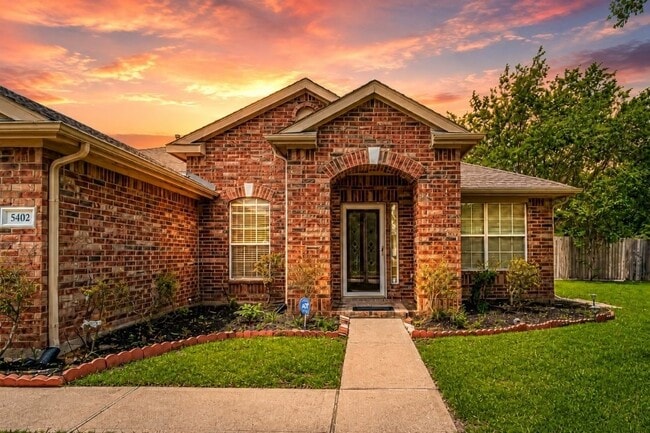 Building Photo - 5402 Rosehaven Ct