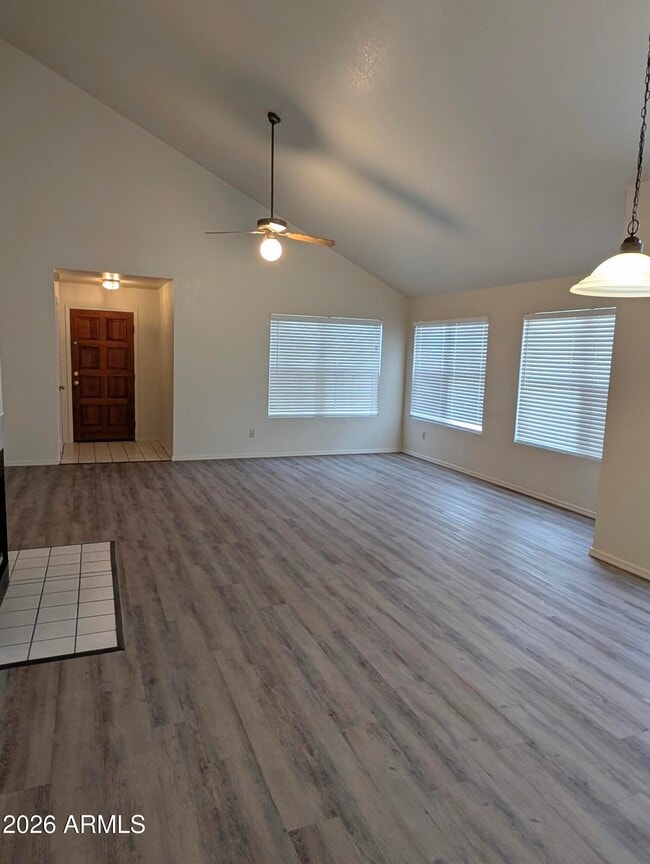 Photo - 2325 E Lakecrest Dr