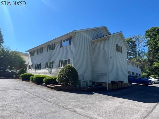 Building Photo - 722 E Oakmont Blvd