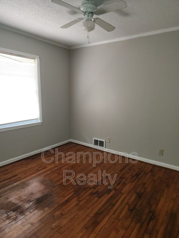 Photo - 5415 Eugenia Ave