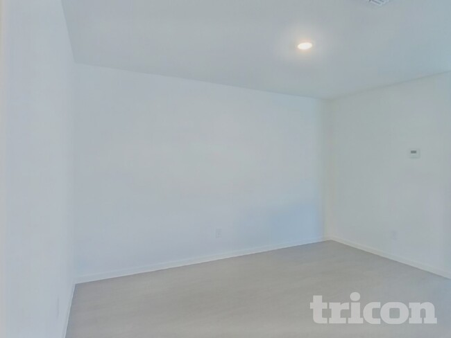 Photo - 10700 Dusty Rnch Rd