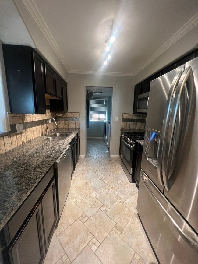 Photo - 2023 Raleigh Pl