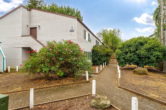 Photo - Images Columbia Apartments