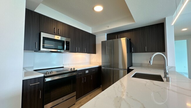 Photo - Epitome of modern urban living in the vibrant heart of Kaka'ako 2 Bed 2 Bath 2 PK Unidad 2208