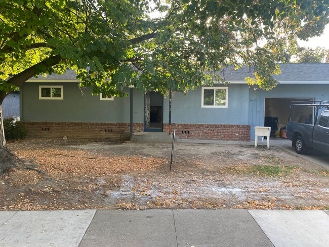 Building Photo - 140-142 Baxter Ave Unit Bax142