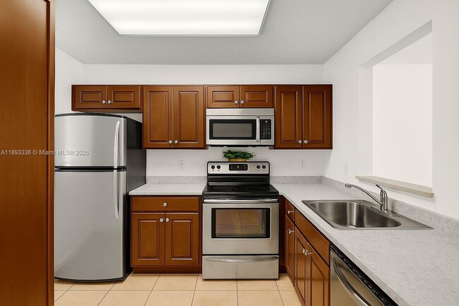 Photo - 8720 N Sherman Cir Unit 506