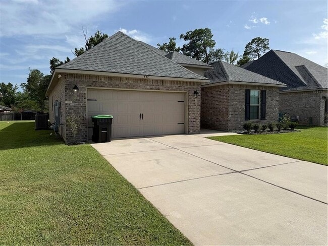 557 Claiborne Trails Dr