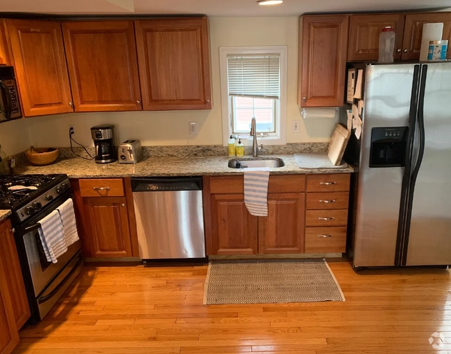 Building Photo - 3 Clarken Ct Unit #5 Rental
