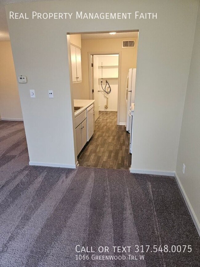 Photo - 1066 Greenwood Trail W Dr