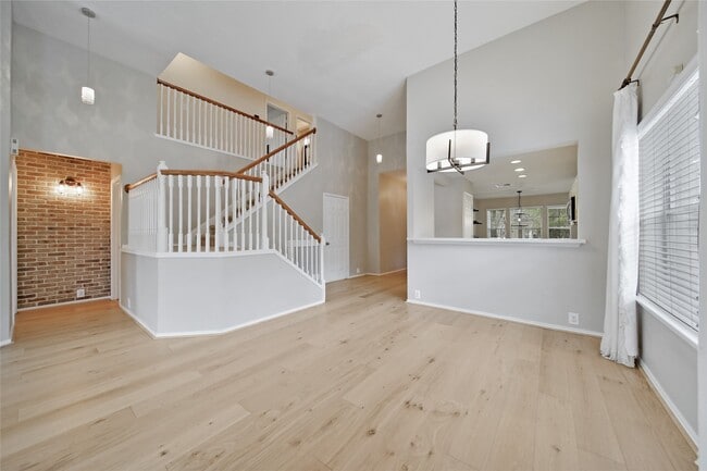 Photo - 5802 Spring Sunrise Dr