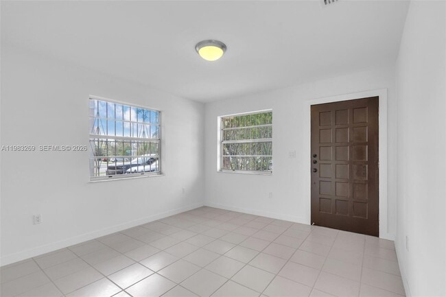 Photo - 3572 SW 25th St