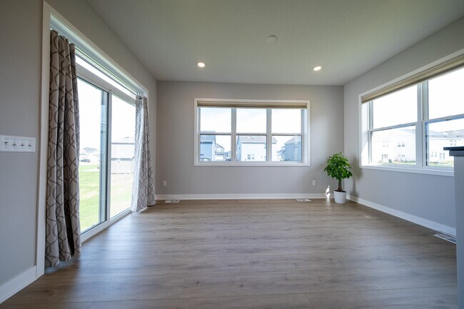 Photo - 14306 Acer Ave