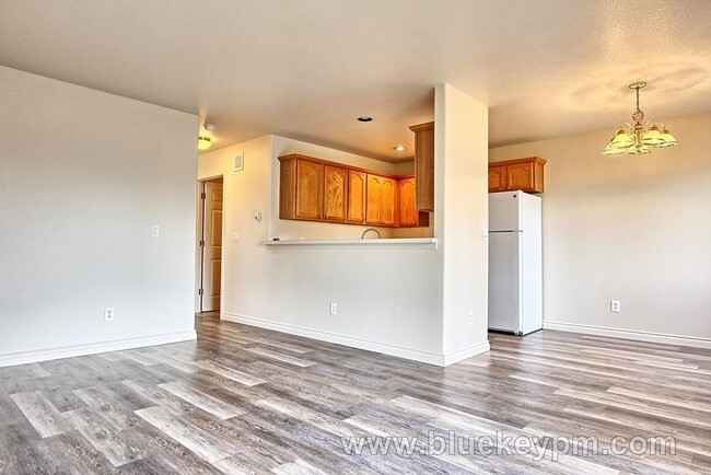 Photo - 3 Bed, 1.5 Bath Duplex in Hazel Dell Close to Bus Lines and Shopping