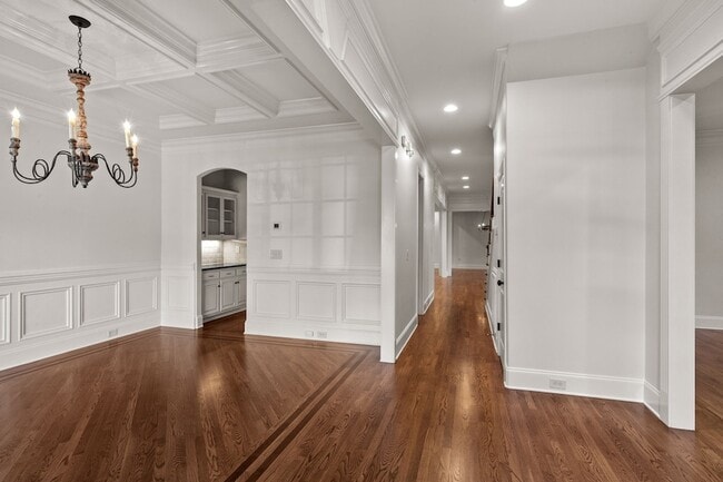 Photo - 2019 Overhill Dr