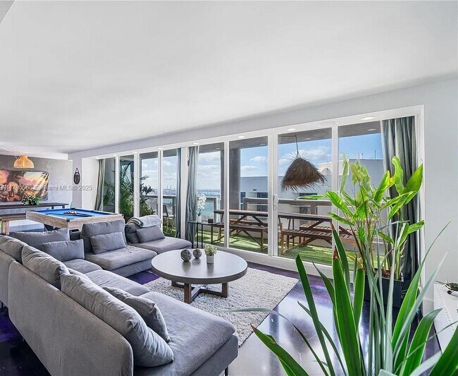 Photo - 1717 N Bayshore Dr