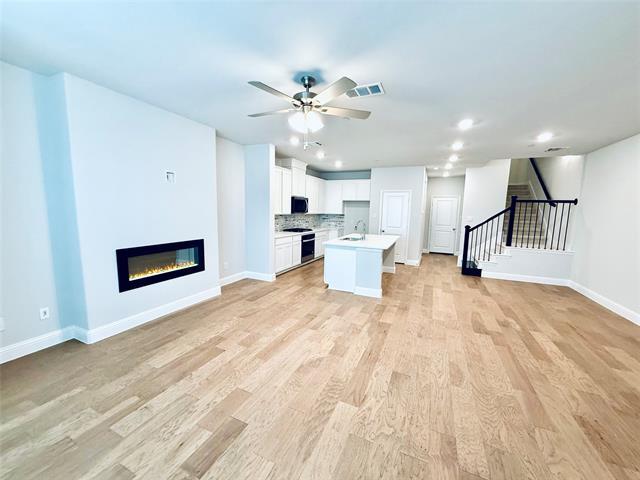 Photo - 7925 Bayside Dr