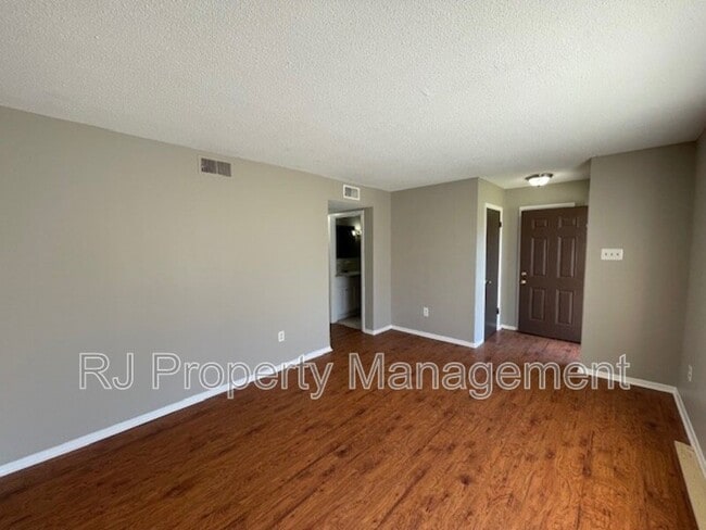 Photo - 5580 Apple Blossom Dr