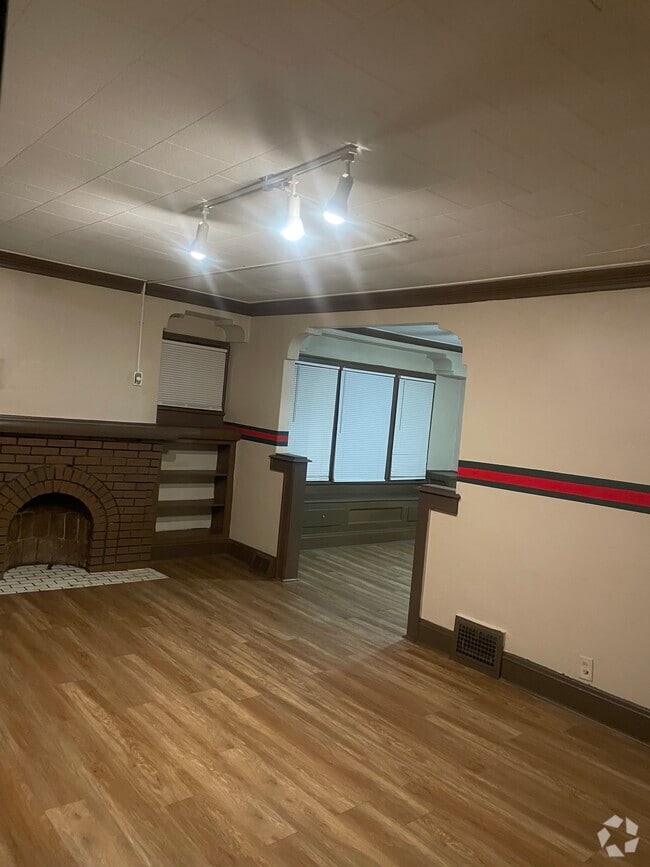 Building Photo - 3824 E 142nd St Rental