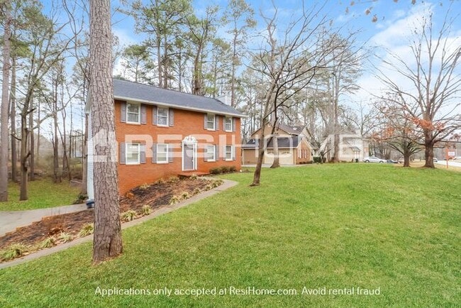 Photo - 1512 Hillside Dr SE