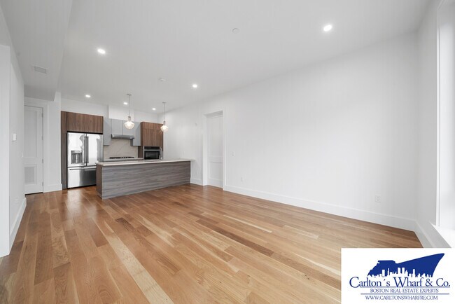 Building Photo - 218 Old Colony Ave Unit 403